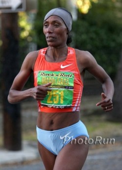 Berhane Adere setzte sich im Endspurt durch. © www.photorun.net