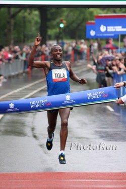 Tadese Tola brach den Streckenrekord in New York. © www.photorun.net
