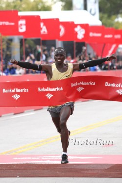 Sammy Wanjiru gewinnt den Chicago-Marathon. © www.photorun.net