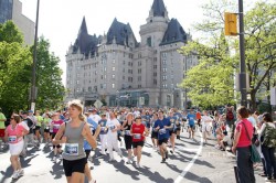 Über 30.000 Läufer gingen am Wochenende in Ottawa an den Start. © www.photorun.net