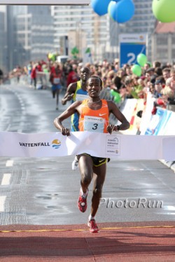 Eshetu Wondimu gewann den Berliner Halbmarathon. © www.photorun.net
