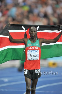 Ezekiel Kemboi feiert seinen ersten WM-Titel in Berlin. © www.photorun.net
