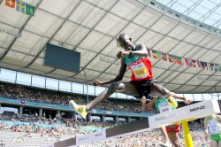 Brimin Kipruto ist sehr optimistisch bezüglich der kenianischen Chancen über 3.000-m-Hindernis. Hier ist er auf dem Weg zum Vorlaufsieg bei der WM.© www.photorun.net