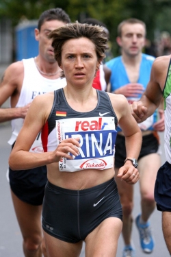 Aus dem Rennen bei Olympia ist Irina Mikitenko. © www.photorun.net