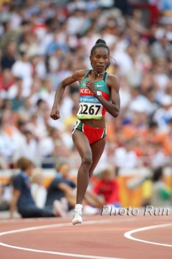 Weltmeisterin Janeth Jepkosgei ist souverän ins Olympia-Finale gelaufen. © www.photorun.net