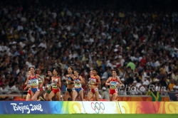Vor vollen Rängen finden im 90.000 Zuschauer fassenden Olympiastadion in Peking die Lauf-Wettbewerbe statt. © www.photorun.net
