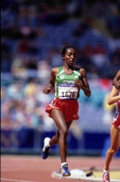 Gete Wami bei ihrem Sieg bei den Olympischen Spielen in Sydney 2000. © Victah Sailer