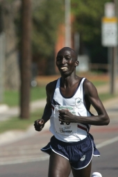 Sammy Kipketer bei seinem Versuch den 8-km-Weltrekord zu brechen. © Victah Sailer