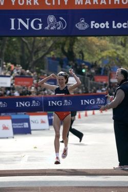 Jelena Prokopcuka gewinnt zum zweiten Mal in New York. © Victor Sailer