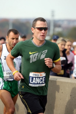 Lance Armstrong beim New York-Marathon. © Victah Sailer