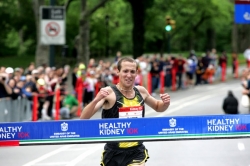 Dathan Ritzenhein auf dem Weg zum Sieg in New York. © www.photorun.net
