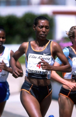 Berhane Adere beim 5-km-Rennen von Carlsbad (Kalifornien) im April. © www.photorun.net