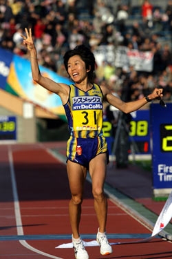Mizuki Noguchi triumphiert in Tokio. © www.photorun.net