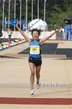 Akemi Ozaki gewinnt den Athens Classic-Marathon. © www.photorun.net