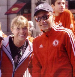 Zusammen mit Grete beim „Kids Run“ des Boston-Marathons 2005. © Jim Davis