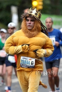 Ein echter Marathon-Löwe: König der 42,195 Kilometer ... © www.PhotoRun.net