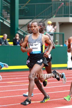 Kenenisa Bekele, hier zu sehen beim Prefontaine Diamond Classic 2012, siegte in der französischen Hauptstadt. © www.PhotoRun.net