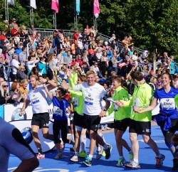 Das Staffelteam des "RTL-Spendenmarathons". © Take The Magic Step®