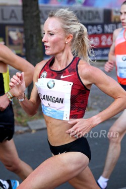 Shalane Flanagan placed third with a new PR. © www.PhotoRun.net