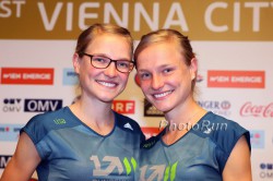 Lisa (left) and Anna Hahner at a press conference in Austrian capital. © www.PhotoRun.net