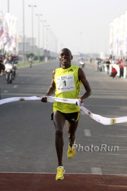 Patrick Makau Musyoki siegt in der zweitschnellsten Zeit aller Zeiten. © www.photorun.net