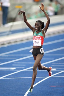 Linet Masai triumphiert im Berliner Olympiastadion. © www.photorun.net