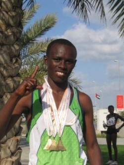 Sammy Wanjiru nach seinem Halbmarathon-Weltrekord. © Pat Butcher