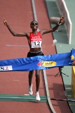 Catherine Ndereba gewinnt den WM-Marathon in Osaka. © www.PhotoRun.net