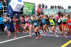 The start of the women's race. © www.PhotoRun.net