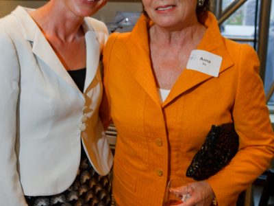 Uta und Anna Sie bei der „Be Beautiful Be Yourself”-Auftaktveranstaltung in Denver, Colorado (USA) am 16. August 2011. © Steve Peterson/www.stevepeterson.tel