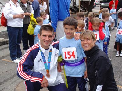 South Boston Neighborhood House mit dem Ollie-Road-Race 2004. © Raymond Chisholm